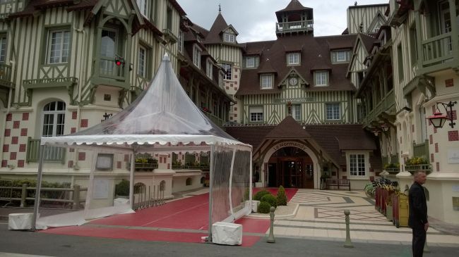 location de tente a louer pour accueil de VIP en normandie